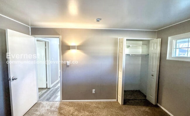 Building Photo - 3523 Roswell Dr