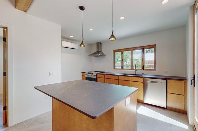 Building Photo - North Valley Fabulous 2018/sf 2 Bedroom  2.5 Bath  with Garage
