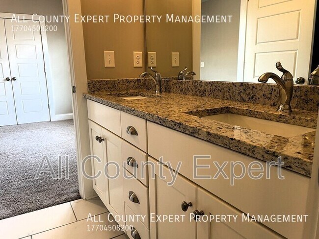 Building Photo - 4885 Hanson Farms Ln