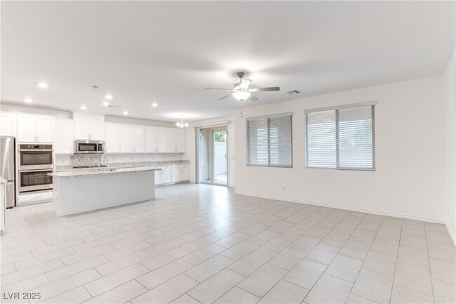 Building Photo - 12333 Silvana St