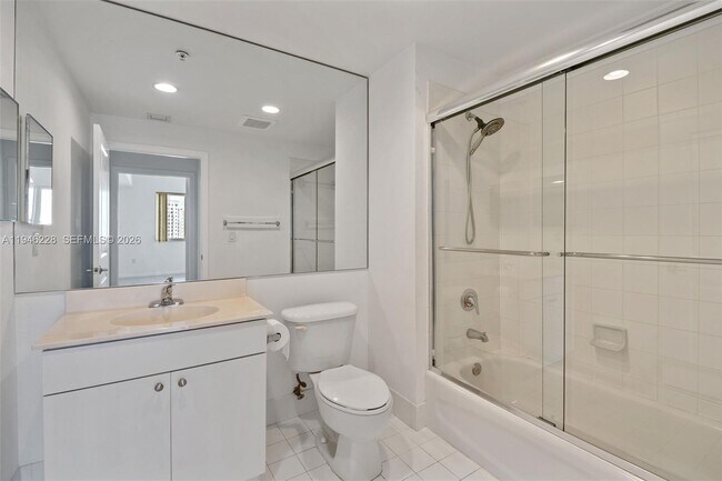 Building Photo - 10 Aragon Ave