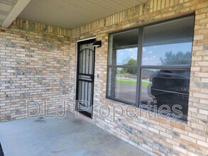 Building Photo - 2149 McCleary Rd