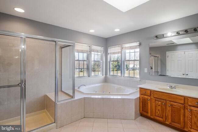 Building Photo - 15309 Lions Den Rd