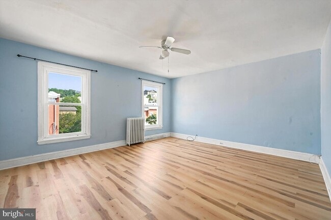 Building Photo - 204 Ripka St