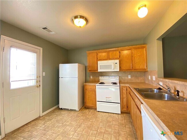 Building Photo - 3103 Yaupon Rd