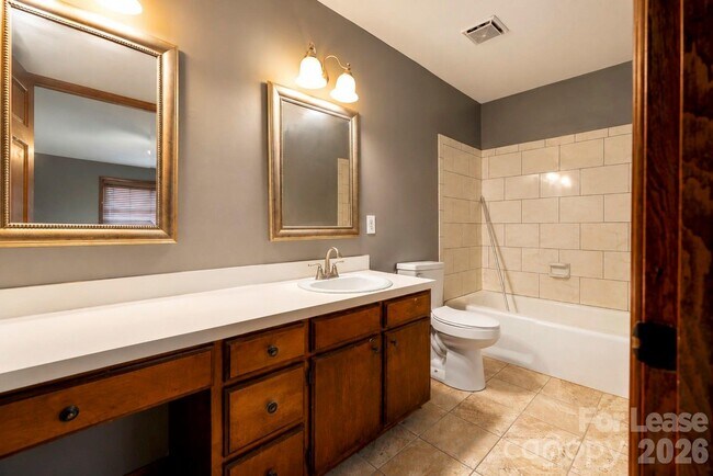 Building Photo - 5501 Biederbeck Dr