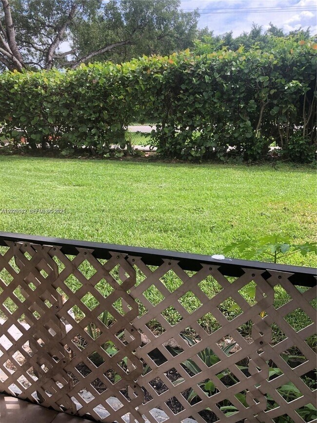 Building Photo - 1301 S Franklin Ave