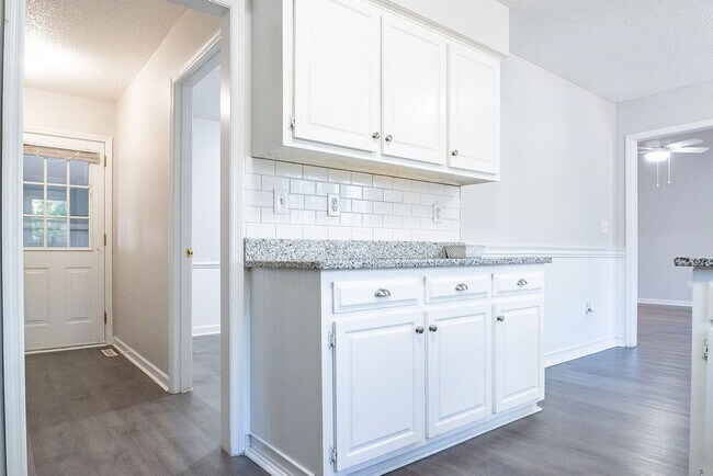 Building Photo - Spacious 3BR on Oversized Fenced Lot | GREAT PRICE!