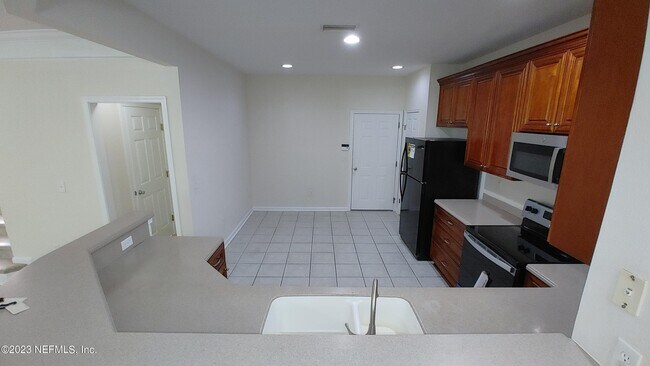 Building Photo - 11073 Castlemain Cir E
