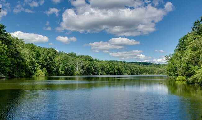 Building Photo - 94 Cottage St