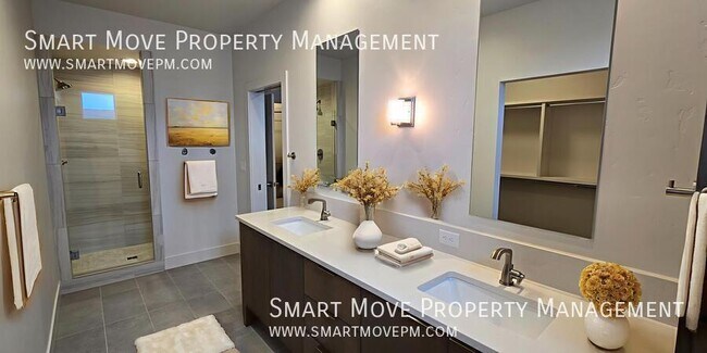 Building Photo - 3213 S Shadywood Way