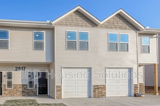 Building Photo - 2901 S Harvard Ave