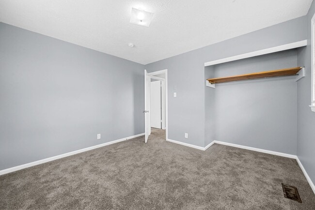 Building Photo - 3 Bedroom Pet Friendly Home For Rent!