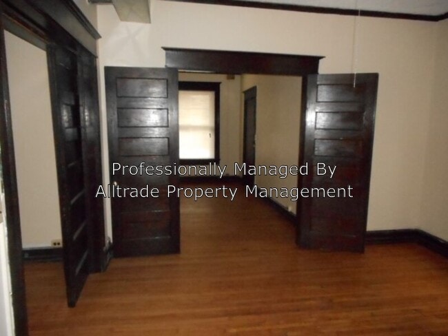 Building Photo - 119 W Burnett Ave