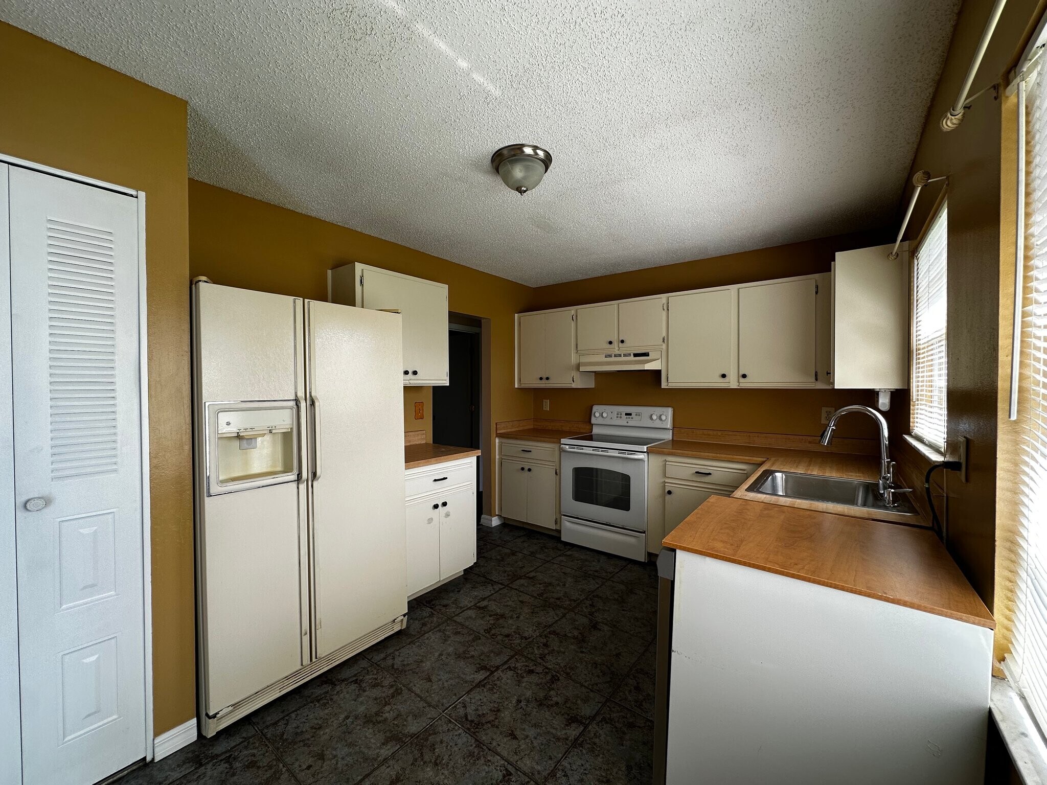 Building Photo - 6574 Bamboo Ave