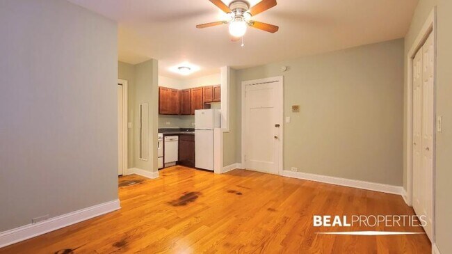 Building Photo - 0 bedroom in CHICAGO IL 60657