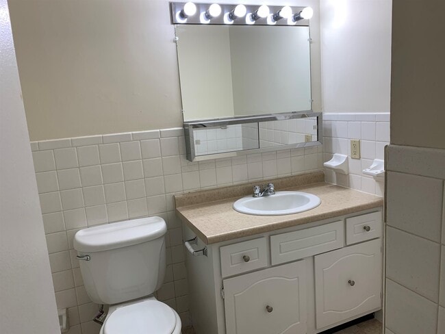 Building Photo - 95 Powers St