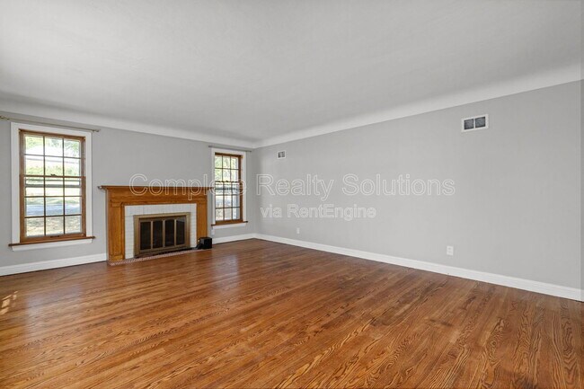 Building Photo - 524 Gerald Pl