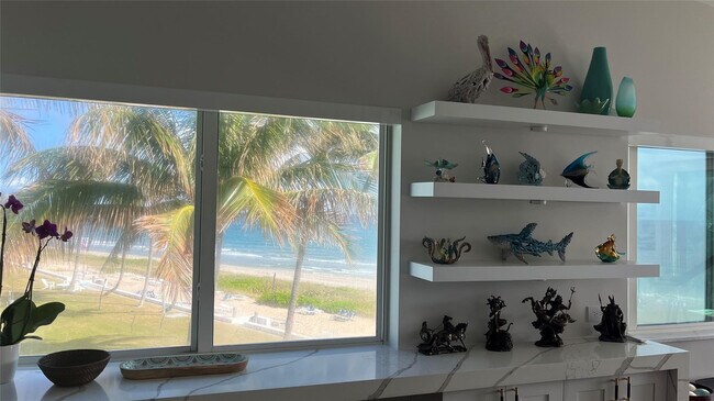 Building Photo - 1041 Hillsboro Mile