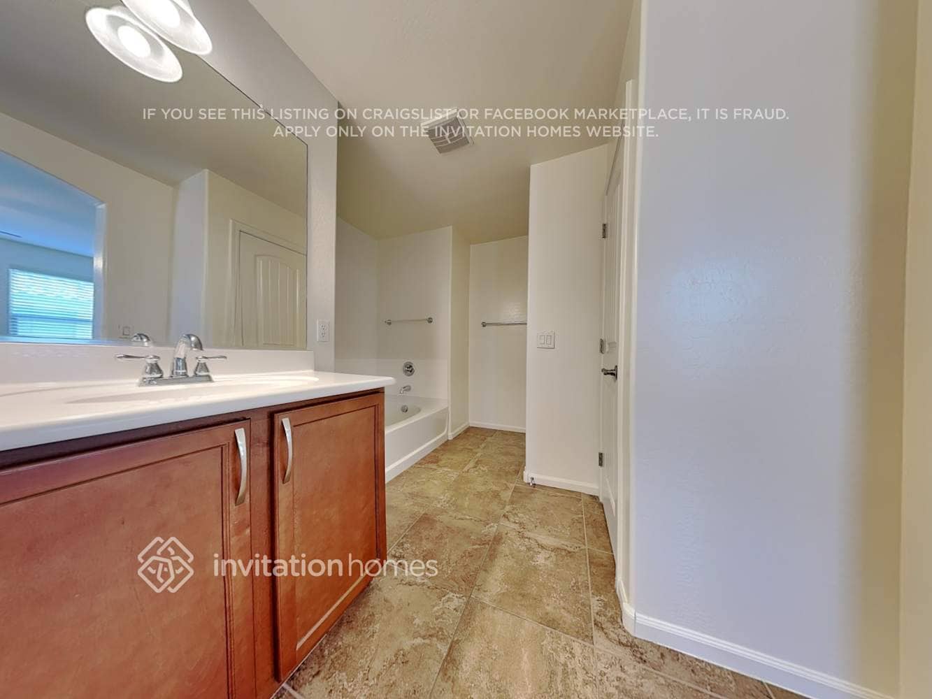 Building Photo - 1405 S Moccasin Trail