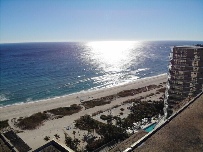 Building Photo - 801 N Ocean Blvd