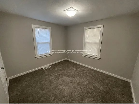 Building Photo - 1423 E Resthaven Rd