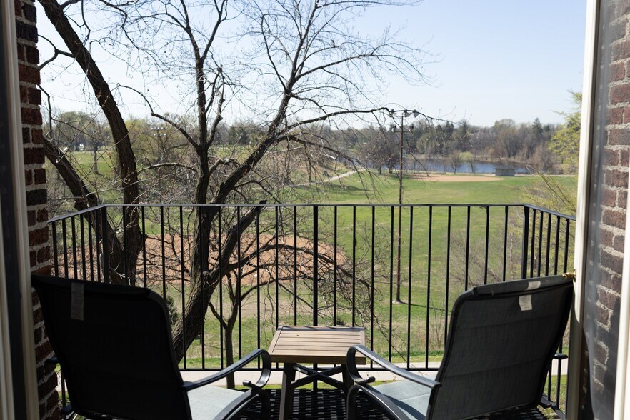 Building Photo - 1216 Powderhorn Terrace