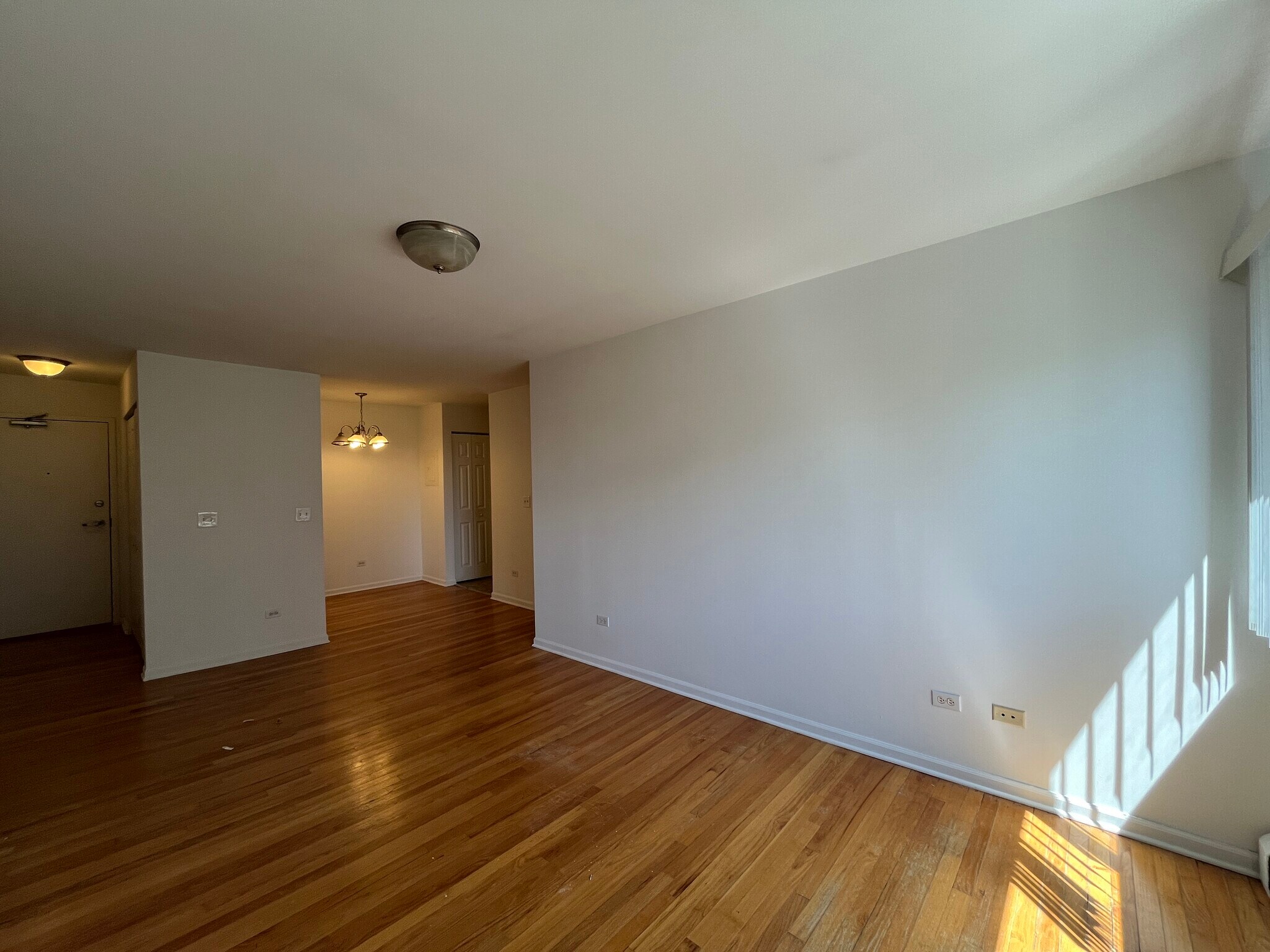 Building Photo - 736 W Buena Ave