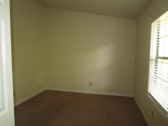 Building Photo - 645 Archdale Dr