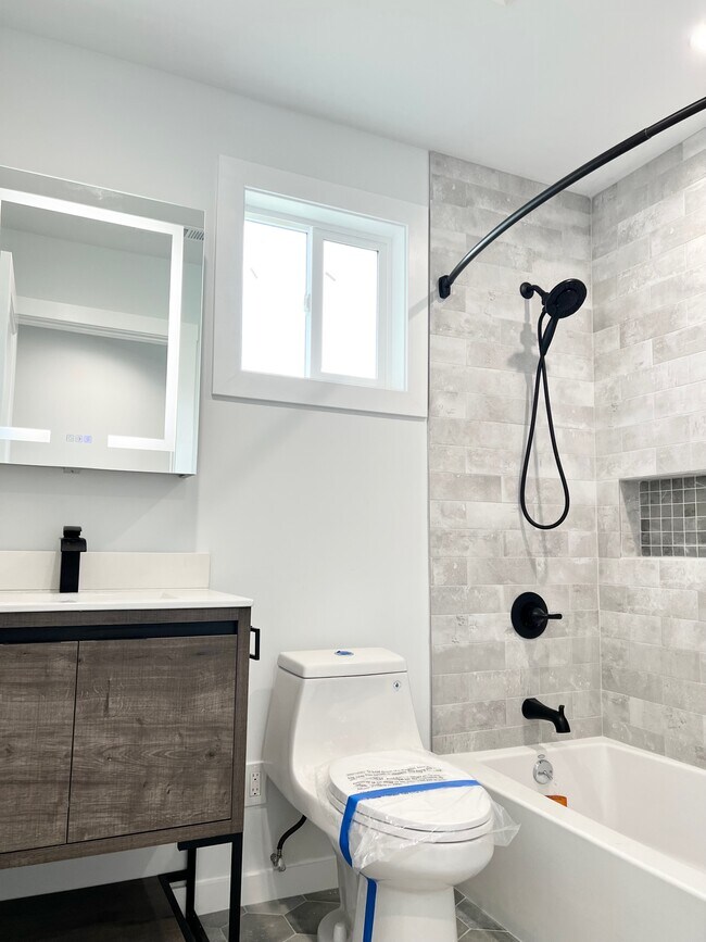 Building Photo - 2 Maywood Ave