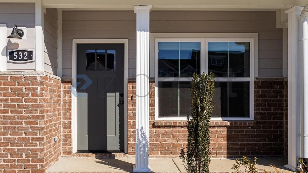 Building Photo - 532 Rohan Dr