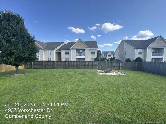 Building Photo - 4937 Yorkchester Dr