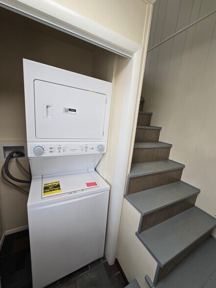 In unit washer and dryer - 67 Cohoes Rd