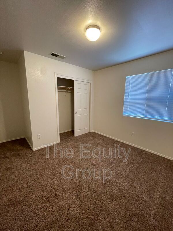 Building Photo - 4349 W Walnut Ave