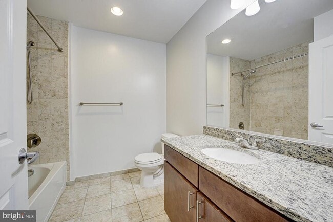 Building Photo - 2501 Sayles Pl SE