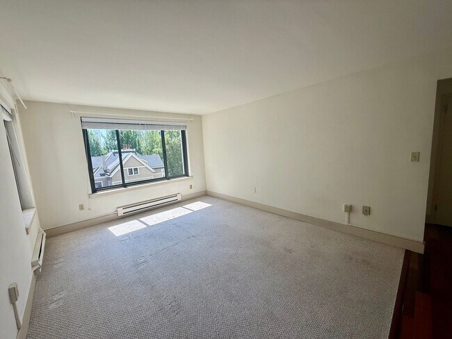 Building Photo - Decatur Condominiums - First Hill