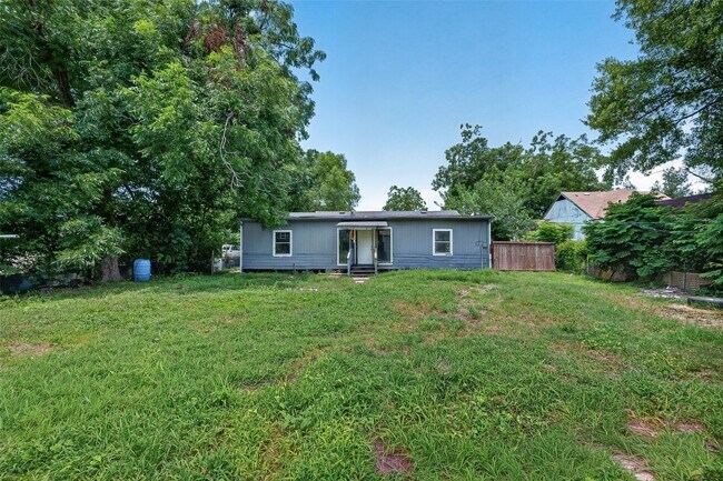 Building Photo - 4118 Sunflower St