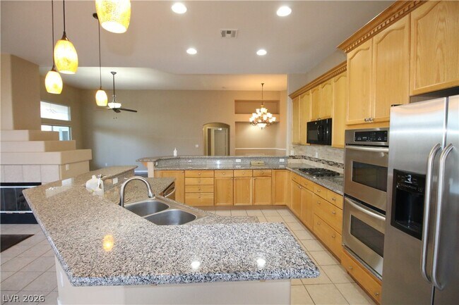 Building Photo - 1520 Vía Cassia