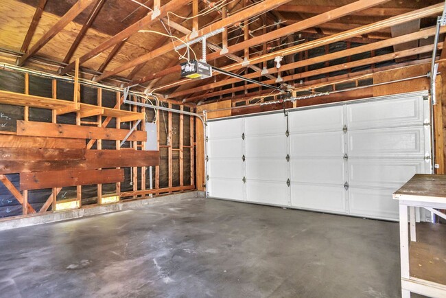 Building Photo - Great single level home in Mira Mesa.  Ava...