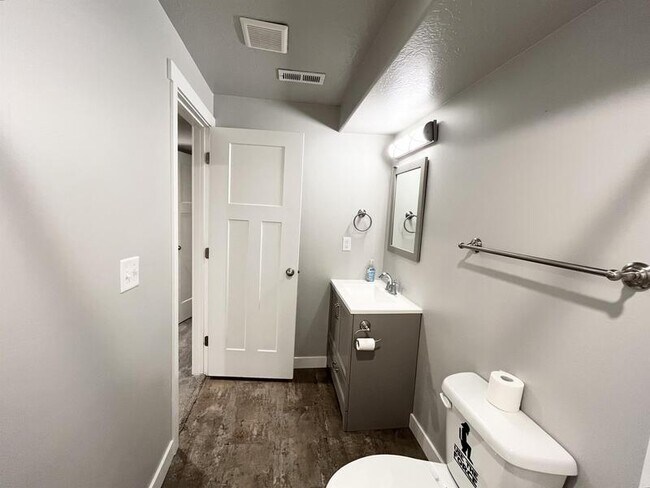 Building Photo - 621 Koins Way