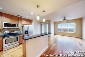 Building Photo - 215 Center St