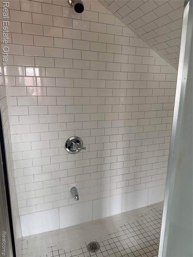 Building Photo - 6421 Oakman Blvd