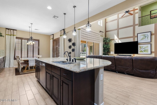 Building Photo - 3615 E Cassia Ln