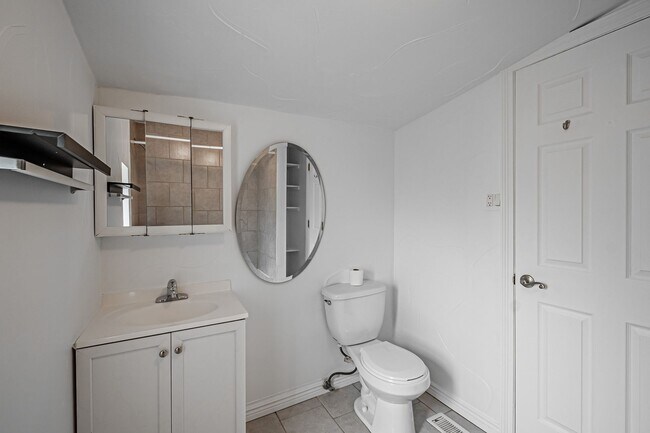 Building Photo - 4BD, 2BA Sun Valley Home with Large Driveway for Parking