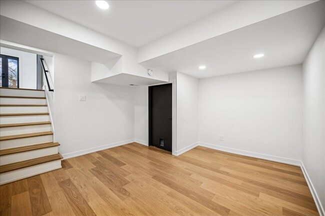 Building Photo - 626 Barberry Rd