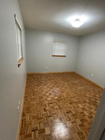 Building Photo - 173 Grandview Ave