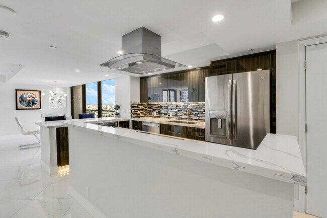 Building Photo - 3000 N Ocean Dr