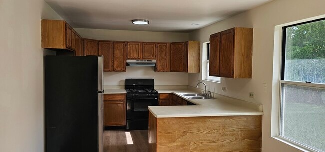 Building Photo - 1 Acorn Ln