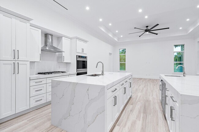 Building Photo - 18211 SE Old Trail Dr W
