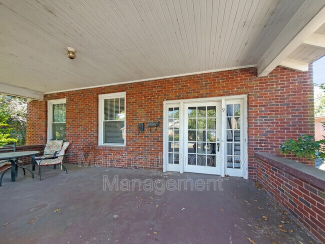 Building Photo - 9 David St